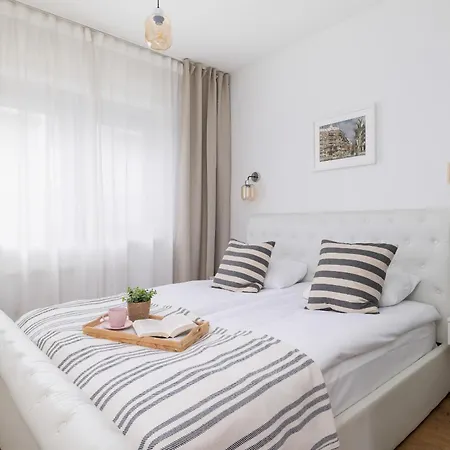 Apartment In Krakow With Parking And Balcony By Noclegi Renters Modlnica Exterior photo