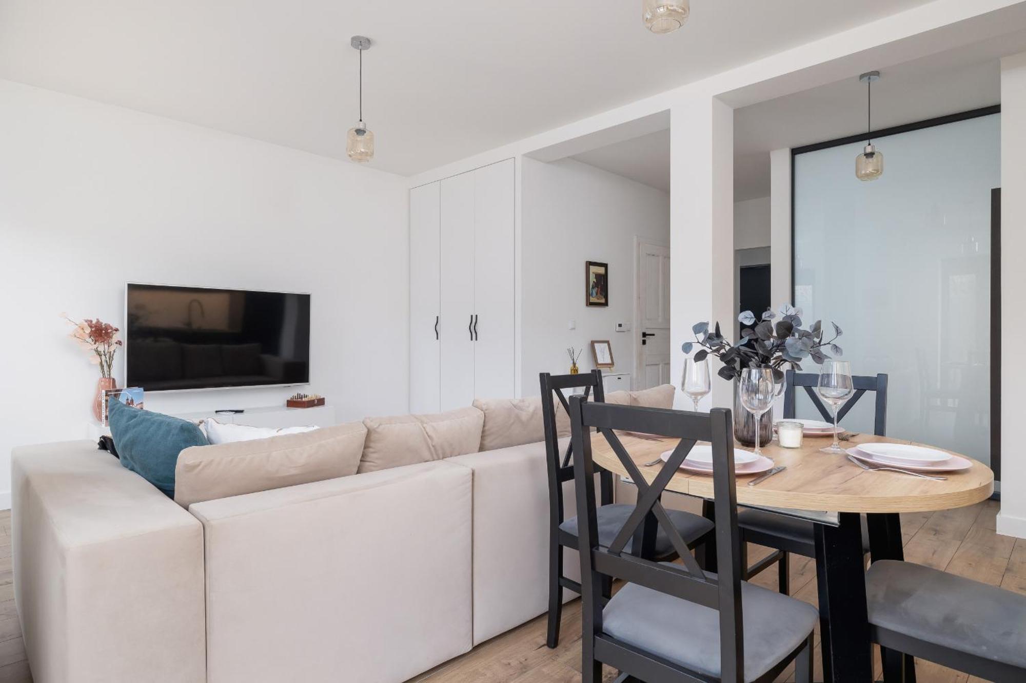 Apartment In Krakow With Parking And Balcony By Renters