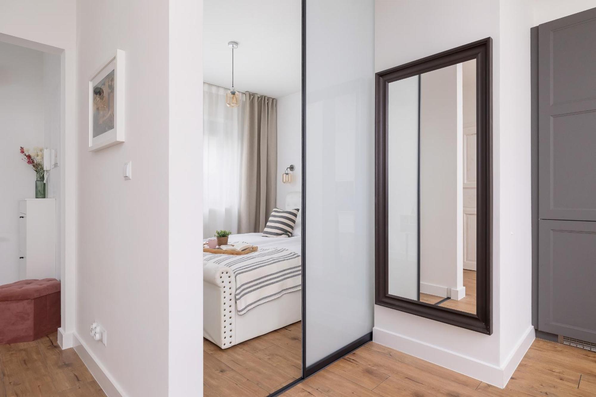 In Krakow With Parking And Balcony By Renters Apartment Modlnica