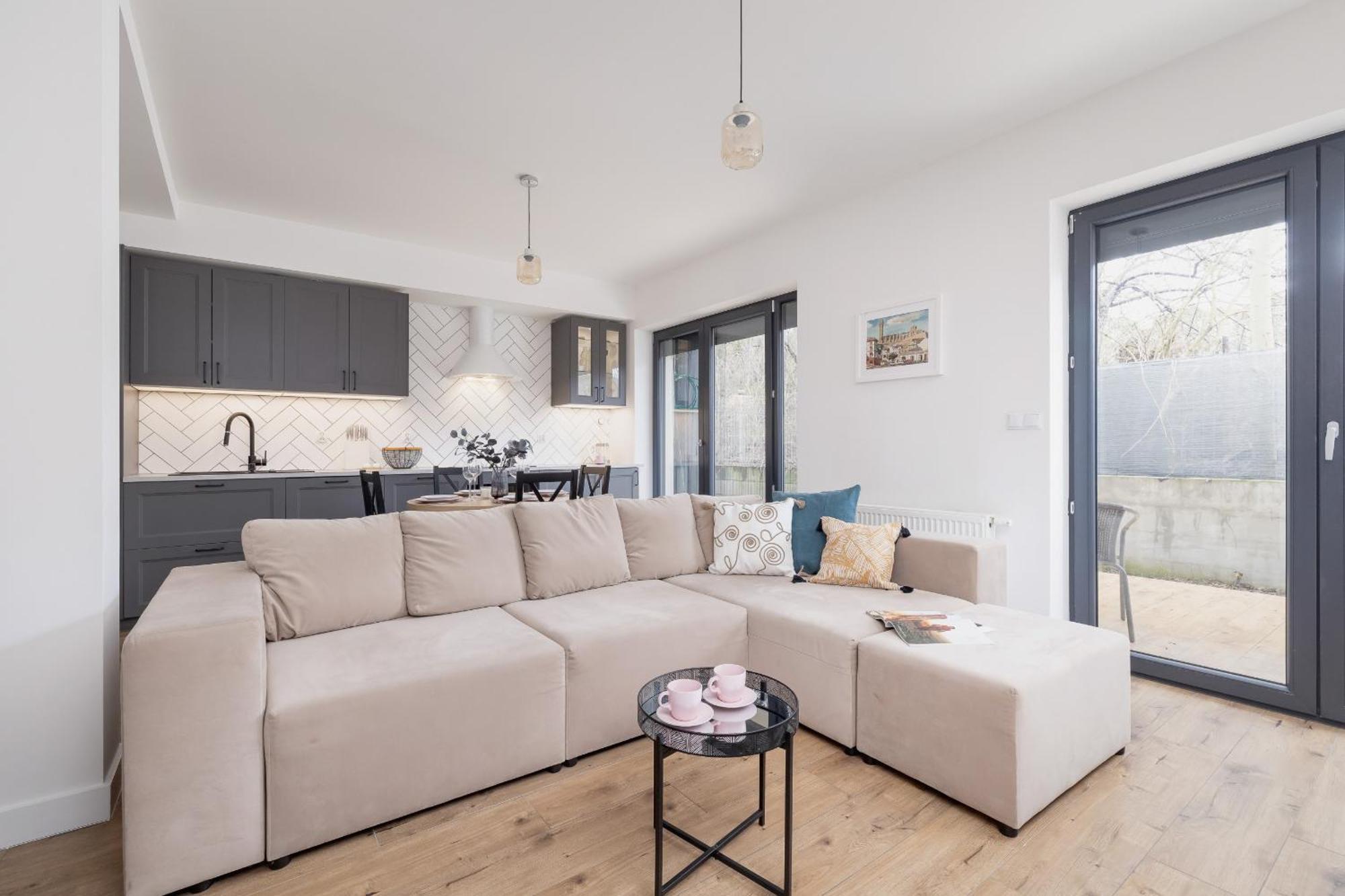 Apartment In Krakow With Parking And Balcony By Renters