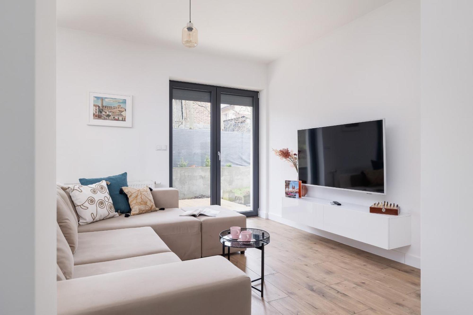 In Krakow With Parking And Balcony By Renters Apartment